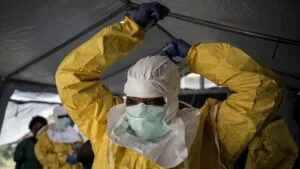 Avanza brote de ébola en la República Democrática del Congo en medio de crisis humanitaria