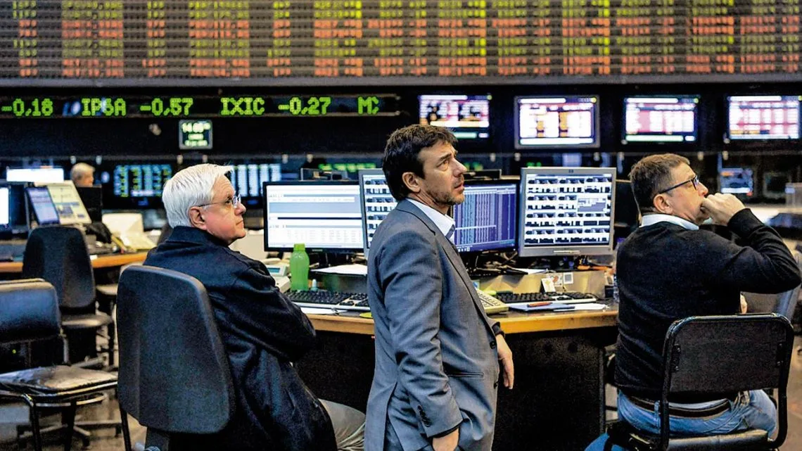 Bonos y ADRs argentinos repuntan en Wall Street mientras el riesgo país desciende por debajo de los 530 puntos