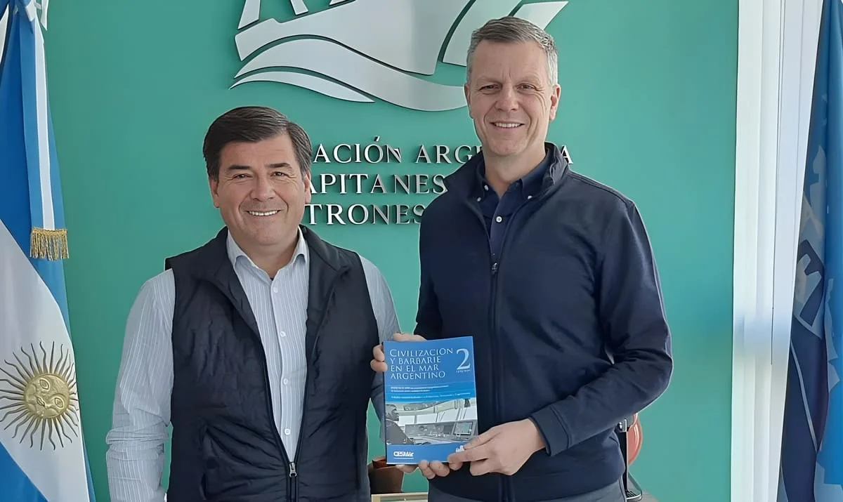 Capitanes firma convenio clave con CAPeCA para la flota tangonera de pesca