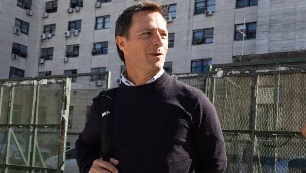 Contratista vincula al jefe de Gabinete Manuel Adorni con prácticas habituales de evasión en construcción