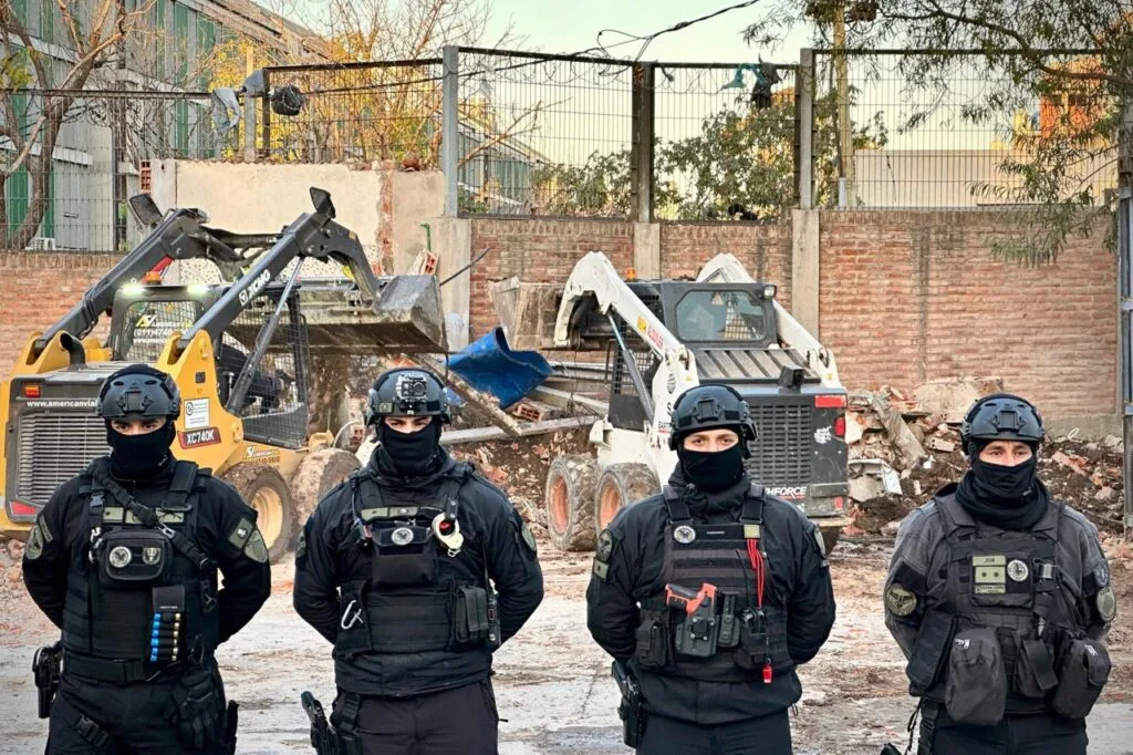 Derriban estructura ilegal en Villa 31 para instalar destacamento policial y reforzar la seguridad