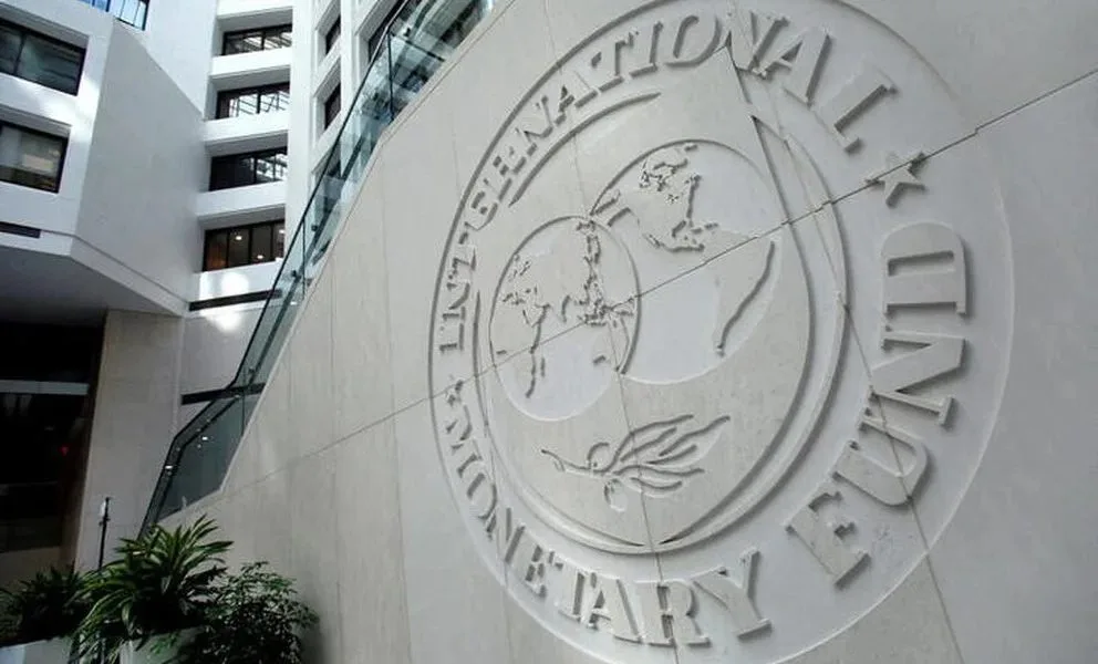 El FMI recomienda aumentar el monotributo y ampliar Ganancias para mejorar la recaudación