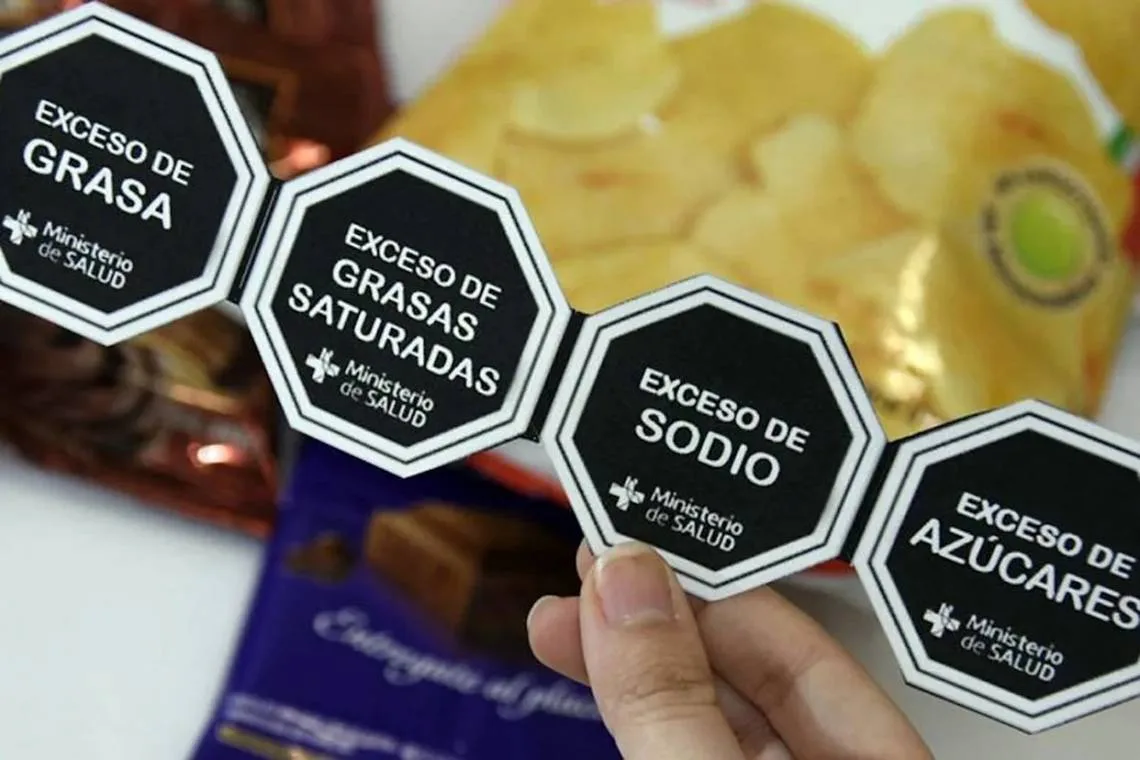 El Gobierno impulsa derogar la ley de etiquetado frontal y se abre el debate en el Senado