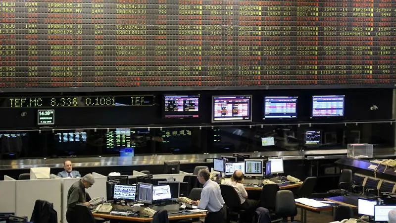 El Riesgo País se acerca a su mínimo en meses gracias al repunte de bonos soberanos