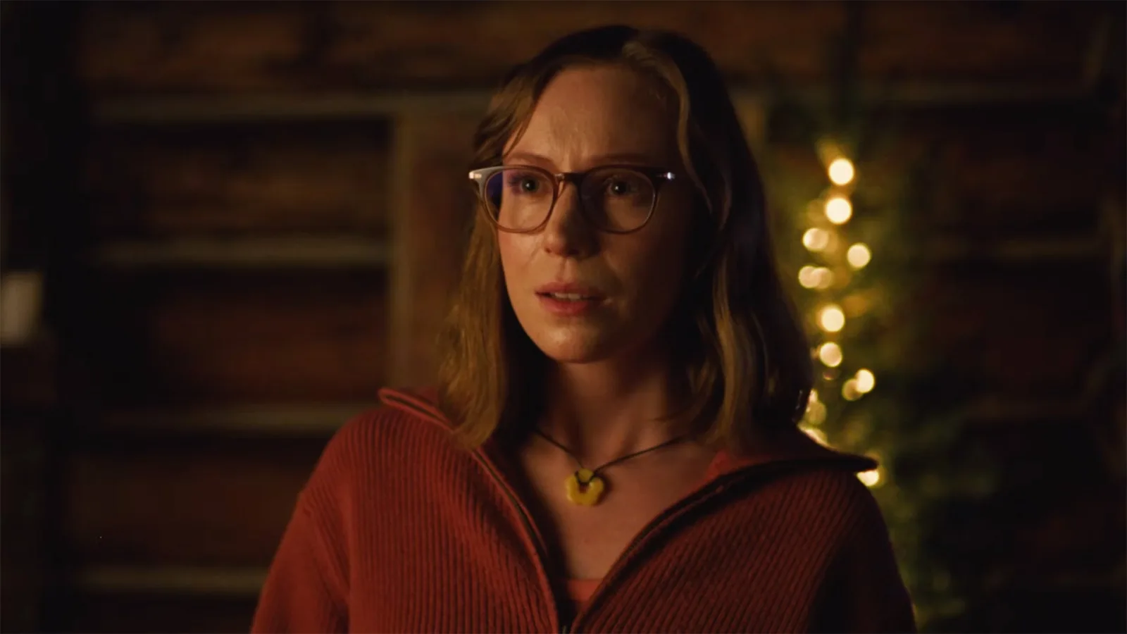 Hannah Einbinder y Gillian Anderson reviven el horror queer en ‘Camp Miasma