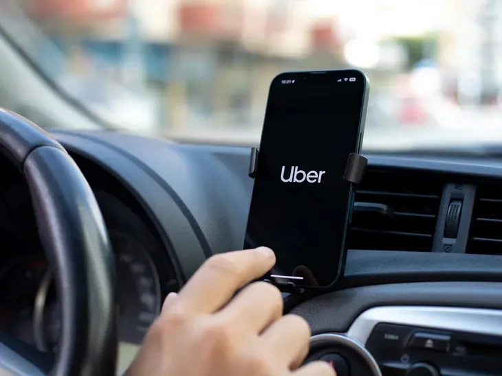 La Justicia porteña exige licencia profesional y seguros a conductores de apps de transporte