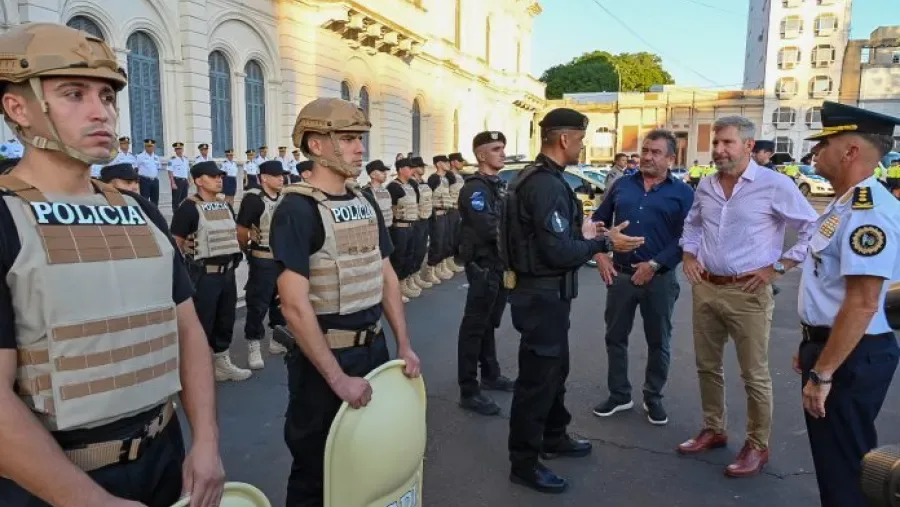 Nuevo régimen limita tareas adicionales de policías solo a días de franco