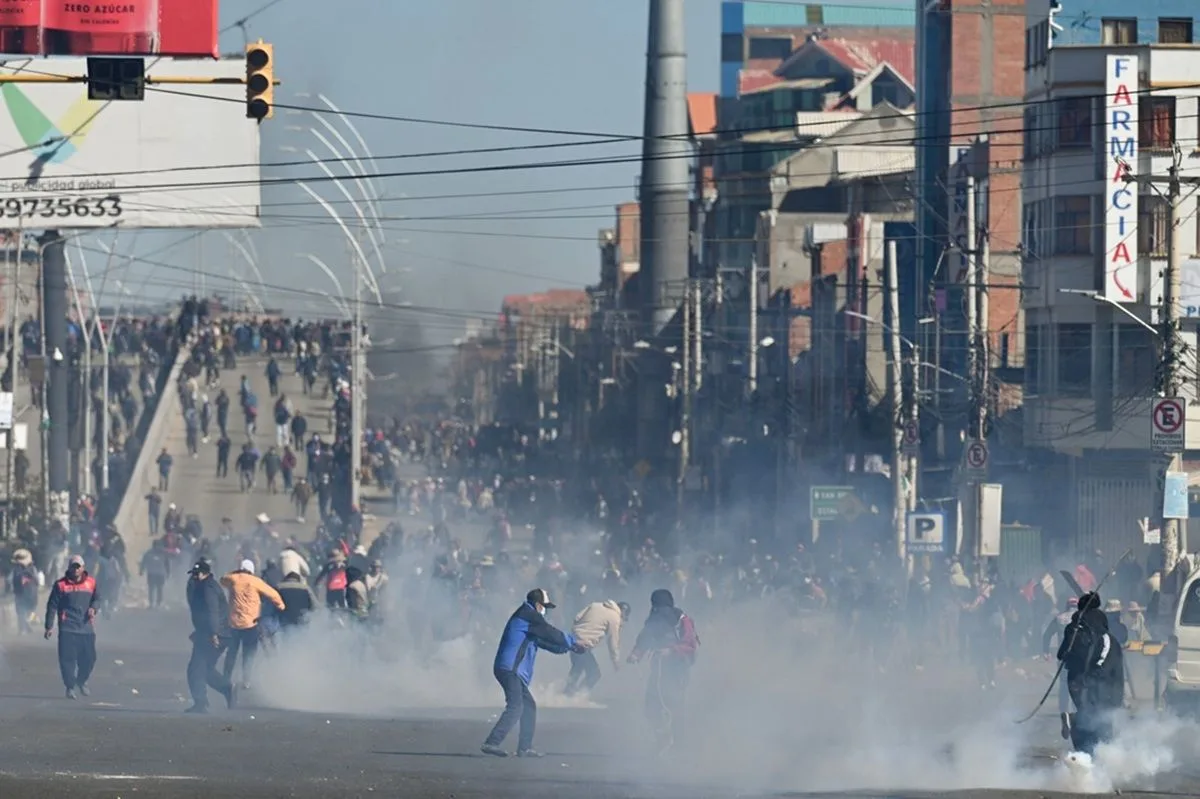 Operativo en Bolivia deja decenas de detenidos y varios heridos tras protestas y bloqueos