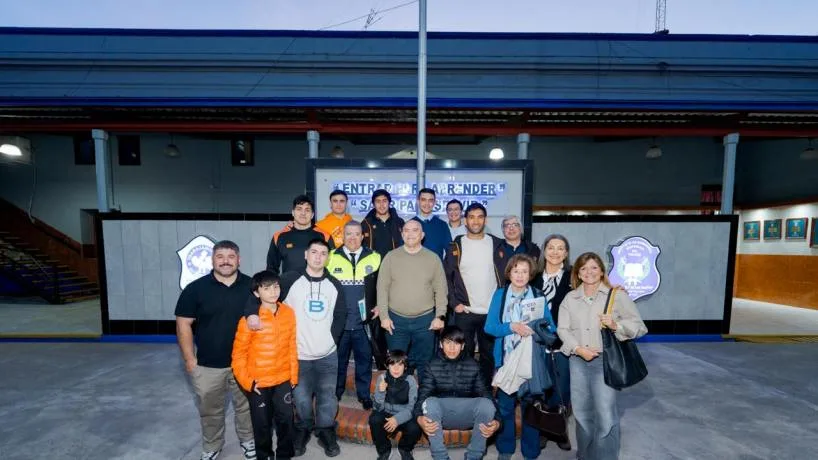 Tarucas y la Fundación para Albergues Infantiles reconocen apoyo de la Escuela de Policía en torneo de rugby