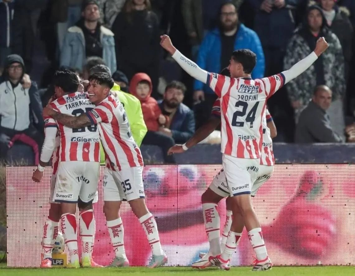 Unión eliminó a Independiente Rivadavia y avanzó a cuartos de final del Torneo Apertura