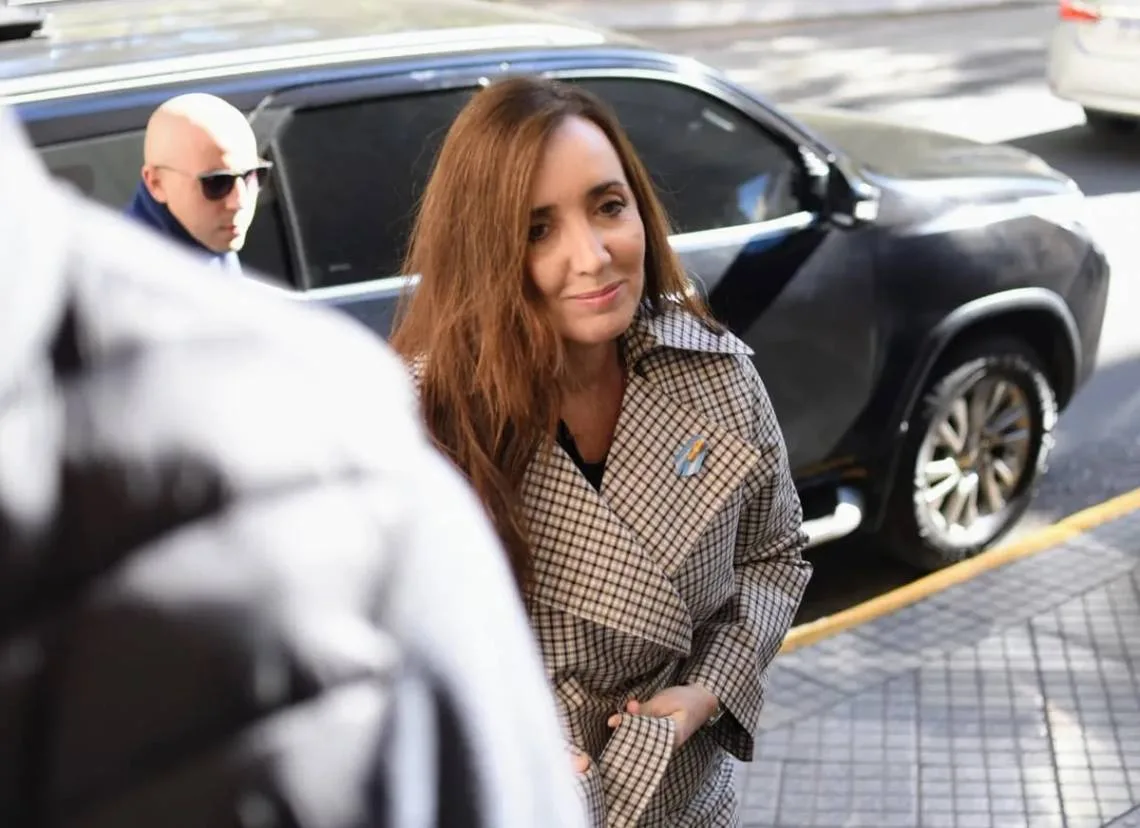 Victoria Villarruel reclama la declaración jurada de Manuel Adorni y se distancia de conflictos internos
