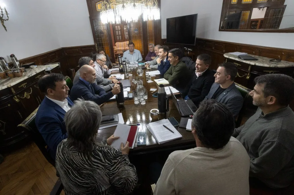 Weretilneck confirma el regreso de las multas con radares y anticipa avances financieros en Río Negro