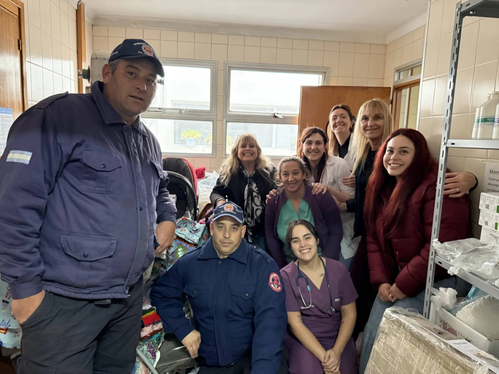 Bomberos y Subcomisión de Damas entregaron donaciones para Neonatología del hospital local