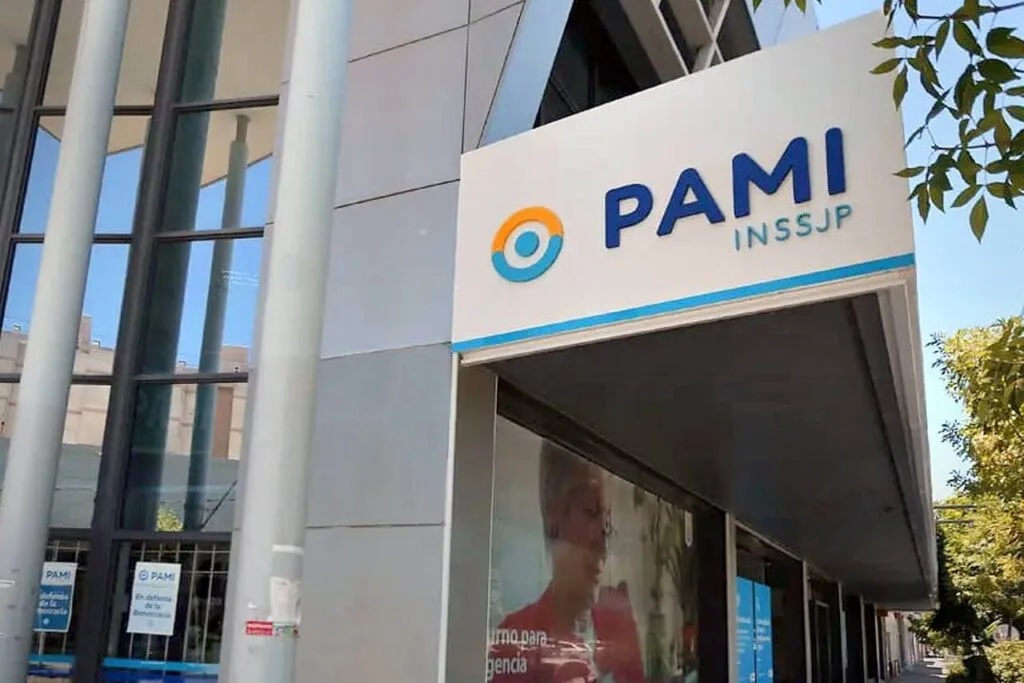 Clínicas de la Patagonia cierran guardias para afiliados del PAMI tras conflicto por pagos atrasados
