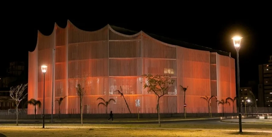 Córdoba ilumina sus edificios para visibilizar la Esclerosis Múltiple en el Día Mundial