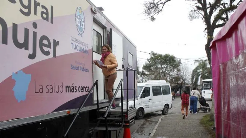 El Hospital Móvil ofrece consultas y estudios gratuitos en El Chañar