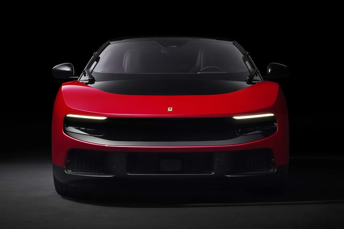 Ferrari renueva su liderazgo comercial en medio de controversia por su primer eléctrico