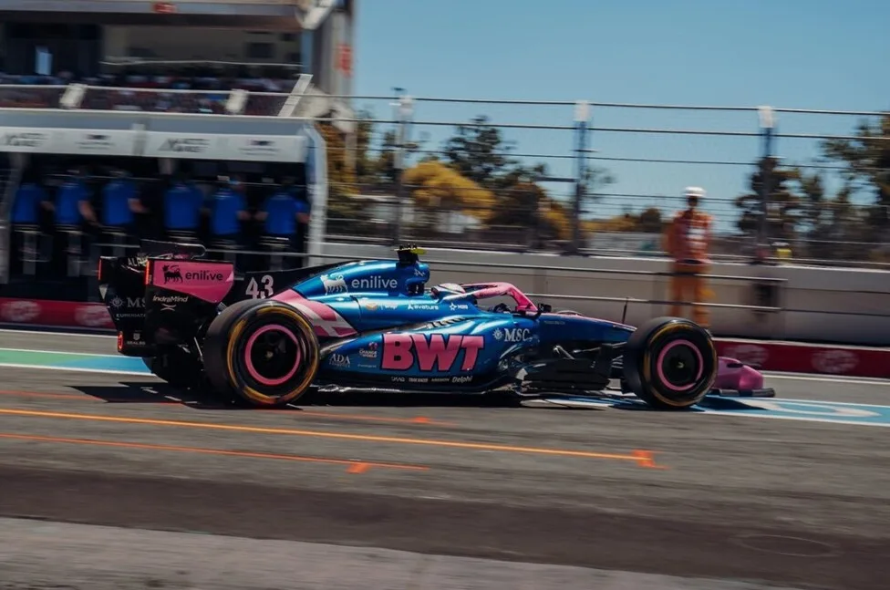 Franco Colapinto destaca en Barcelona y supera nuevamente a su compañero Gasly en la FP2