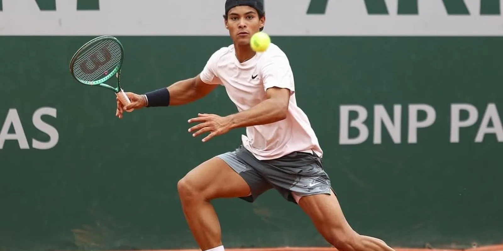 Luis Guto Miguel avanza a la final juvenil de Roland Garros tras una histórica semifinal brasileña