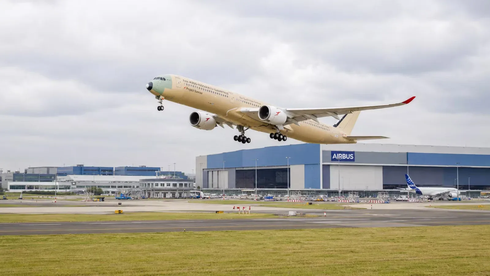 Qantas completa el primer vuelo de prueba de su Airbus A350 para vuelos ultralargos