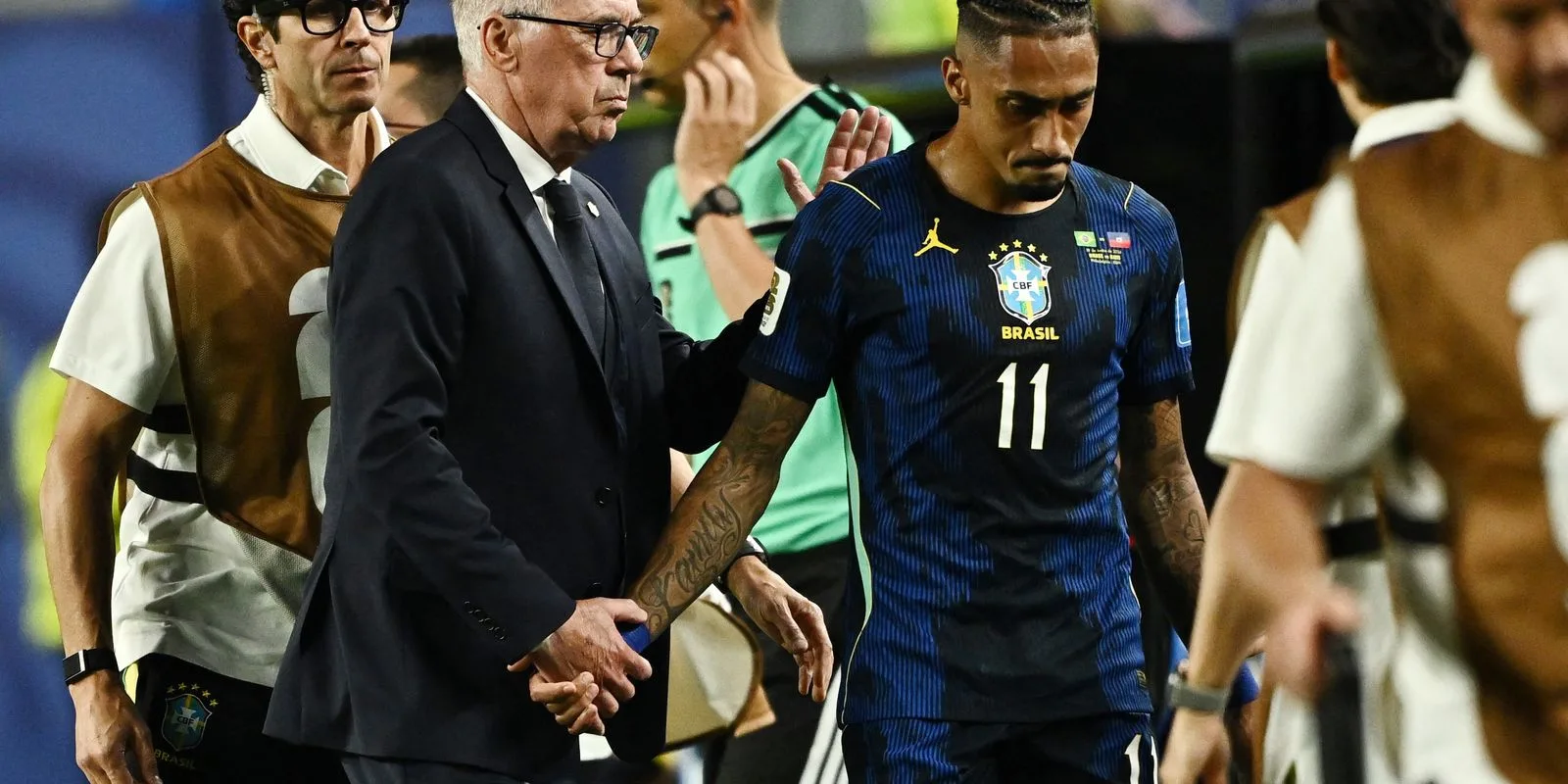 Raphinha sufre lesión en el muslo derecho y su regreso es incierto
