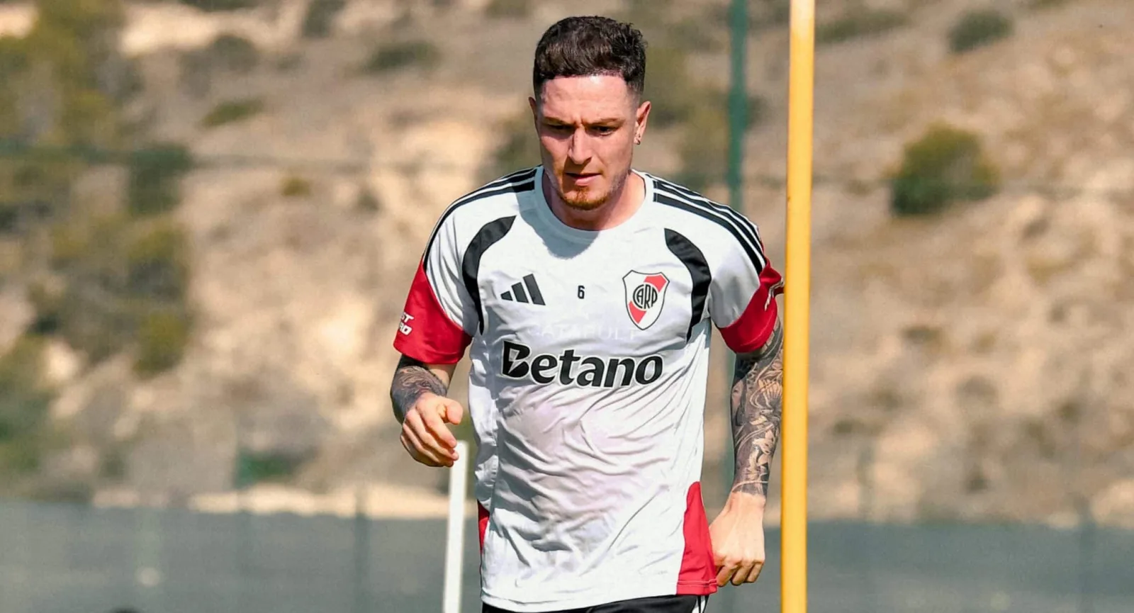 River Plate desarrolla su pretemporada en Alicante con enfoque en la recuperación de Aníbal Moreno