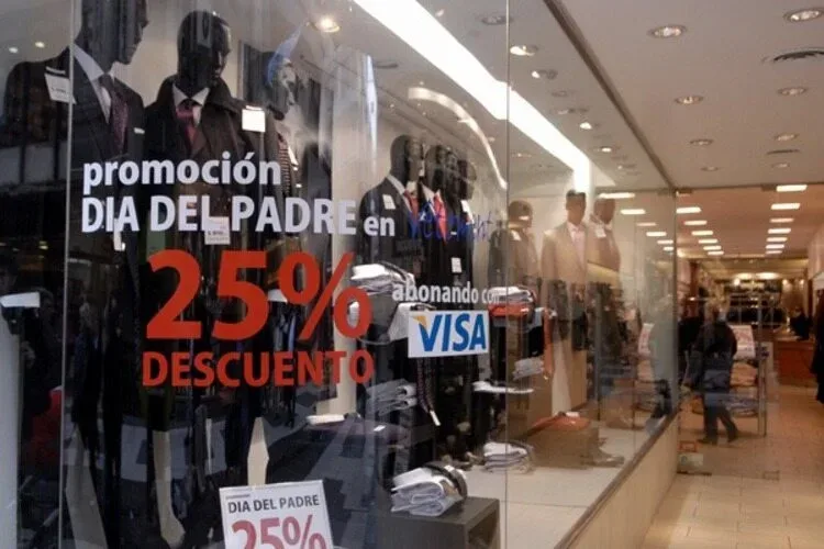 Ventas por el Día del Padre registran caída por cuarto año consecutivo y predominan compras económicas
