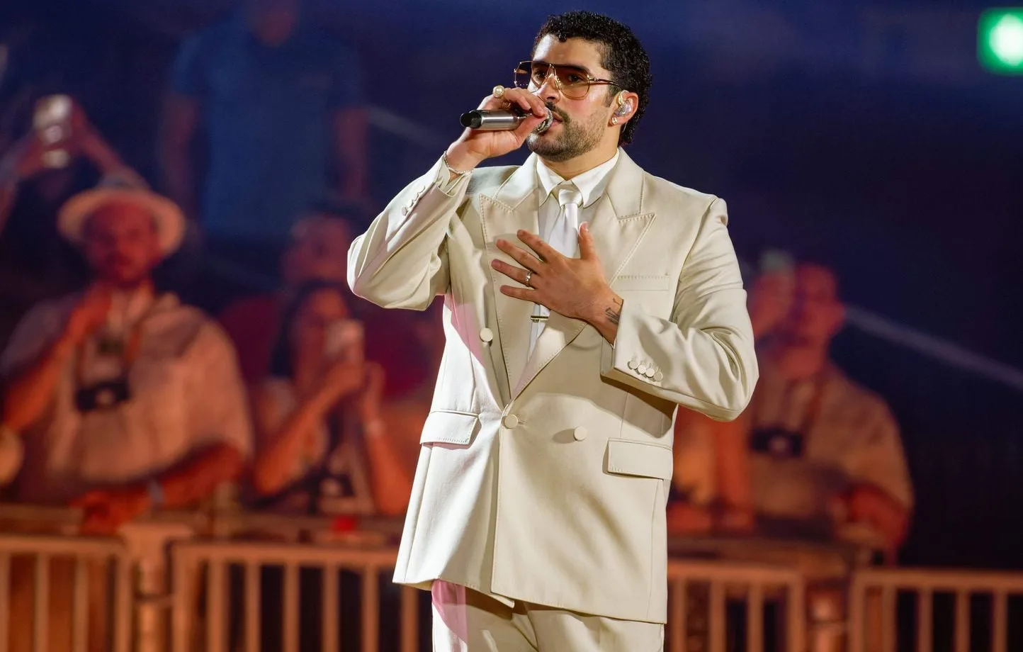 Bad Bunny transforma la Arena Plenitude en un homenaje a Puerto Rico durante su concierto en París