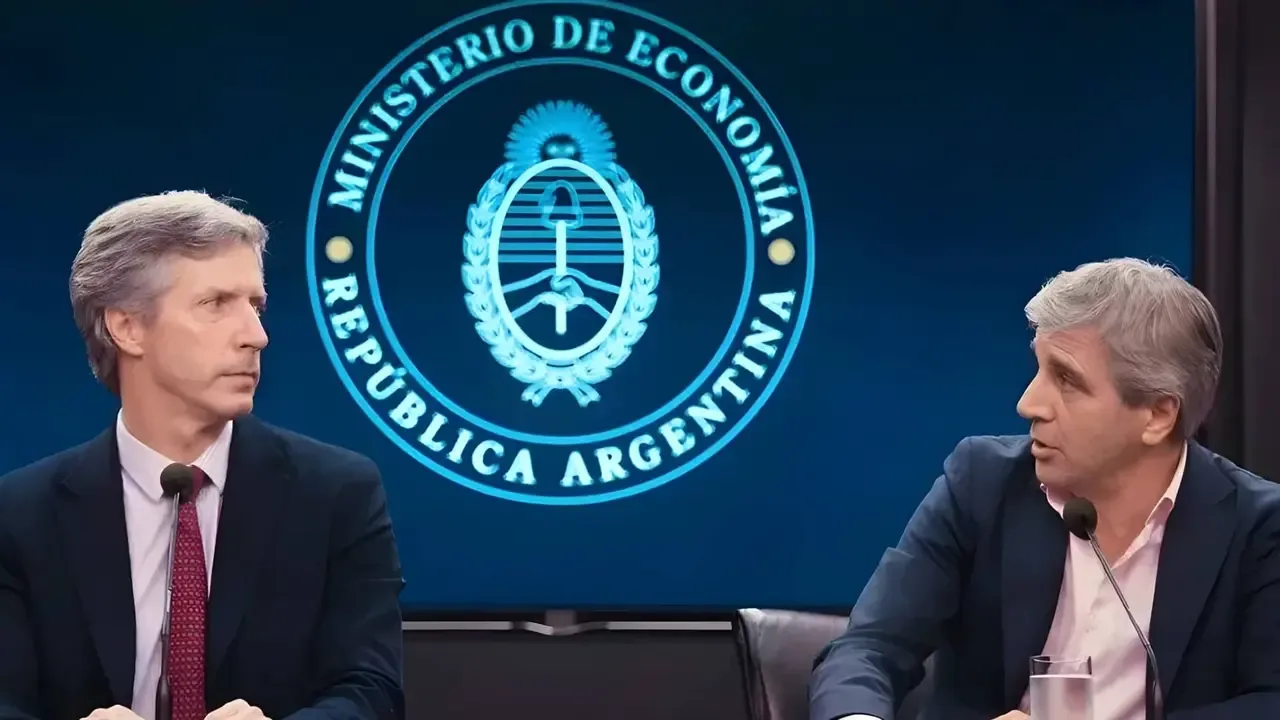 Bancos restringen créditos y límites de tarjetas ante aumento de morosidad en Argentina