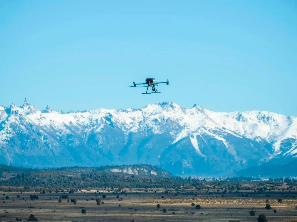 Bariloche se prepara para el invierno con IA y drones en su aeropuerto ante 2.000 vuelos en julio