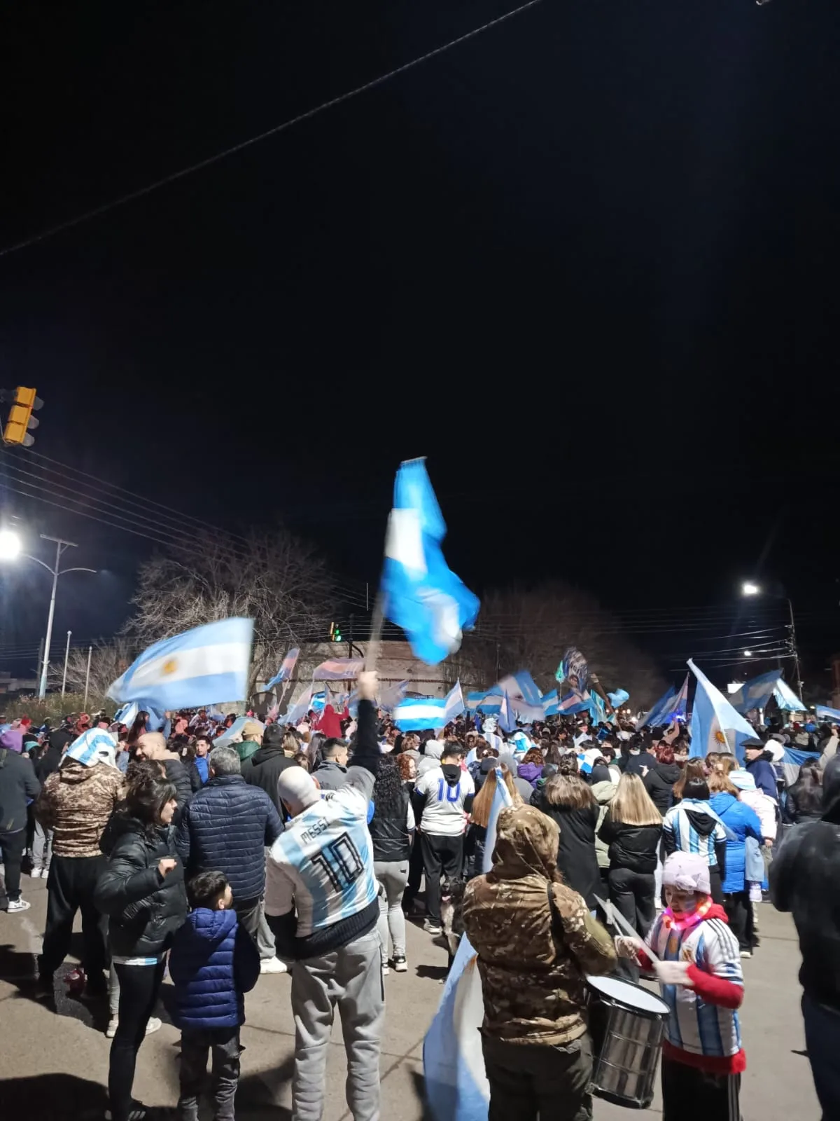 Chubut vivió festejos tranquilos tras victoria de la Selección con escasos incidentes