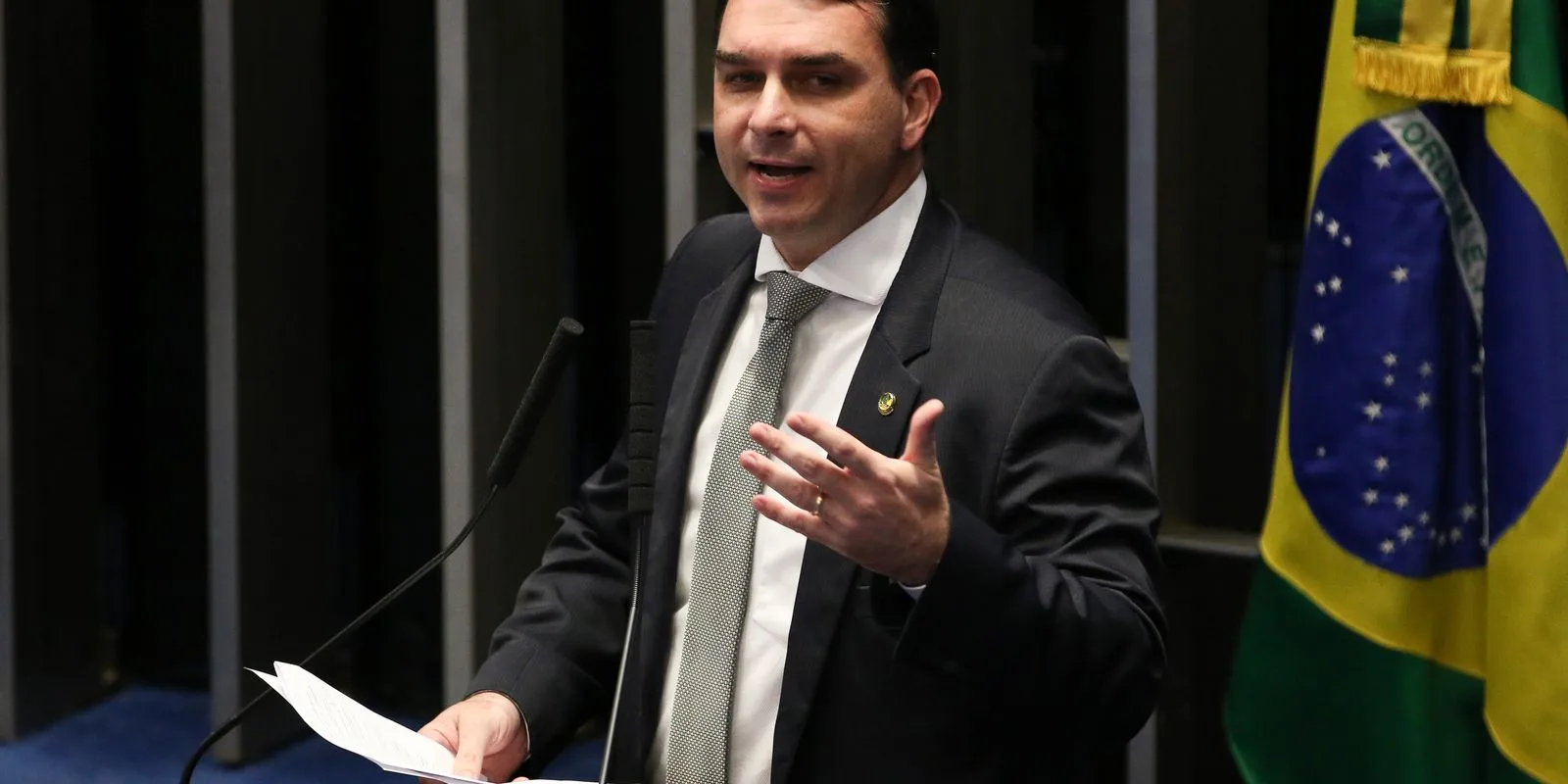 Fiscalía solicita que Flávio Bolsonaro sea interrogado por denuncias contra Lula