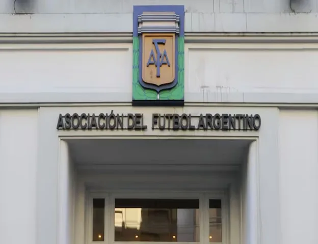 La AFA confirma un ciberataque tras la filtración de correos con denuncias sobre el arbitraje en el Mundial