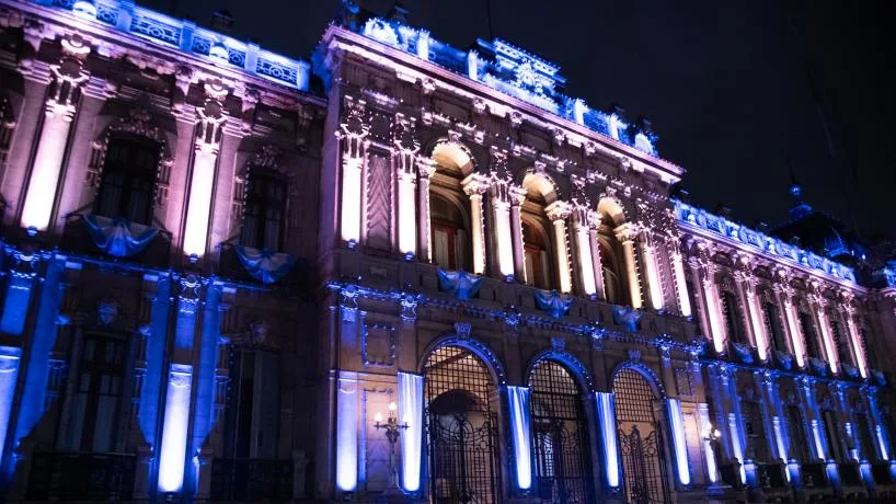 Renovaron la iluminación LED de la Casa de Gobierno para realzar su valor histórico