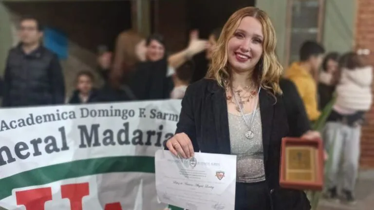 Una joven del Partido de La Costa publica estudio sobre convivencia escolar en la Universidad Católica de Córdoba